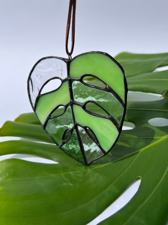 Monstera leaf stained glass suncatcher - green gardener gift