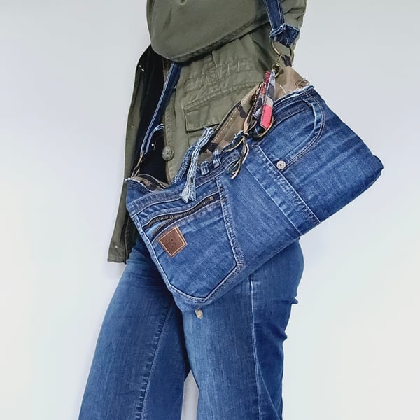 Upcycled Jeans Bag - Denim Handbag with Double Zipper, Stylish & Practical