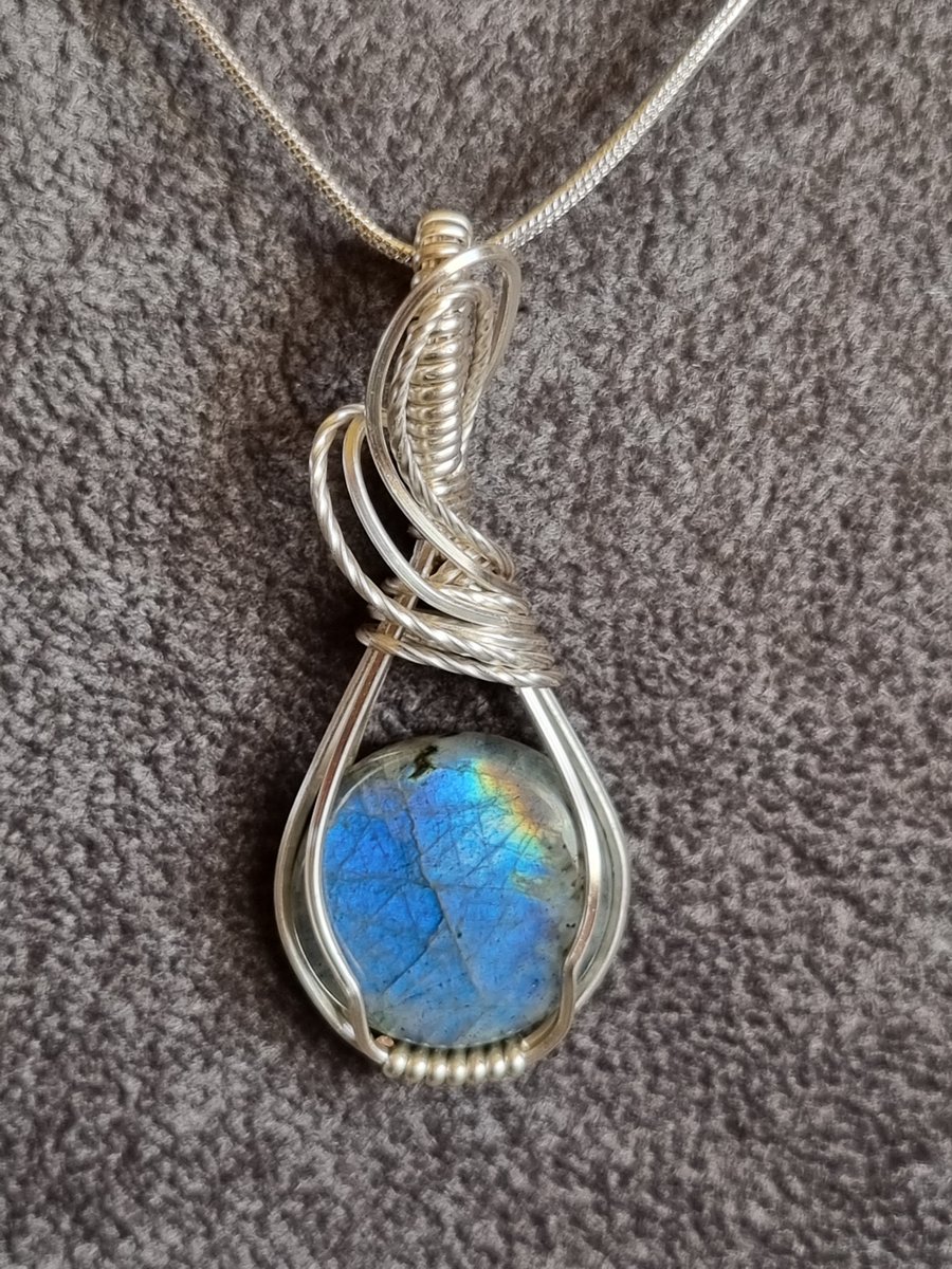 Wire Wrapped labradorite pendant necklace 