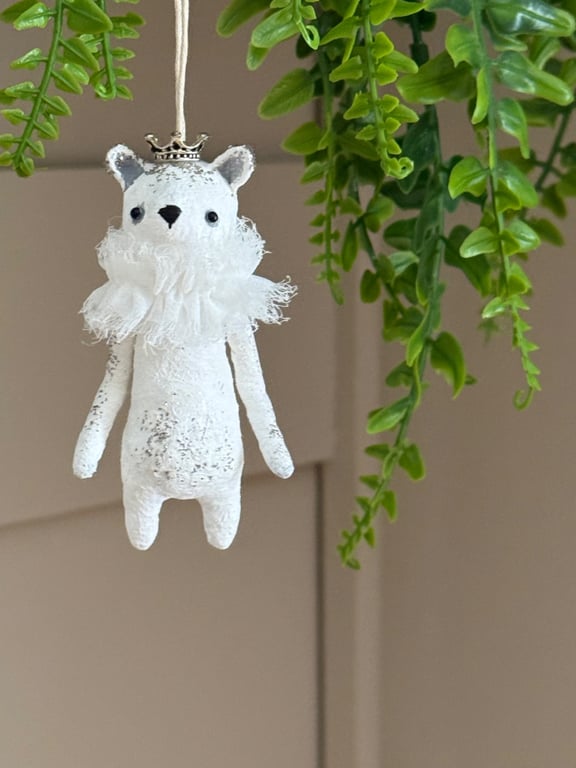 Spun Cotton Polar Bear Queen 5
