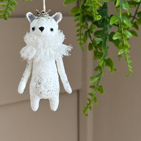 Spun Cotton Polar Bear Queen 5