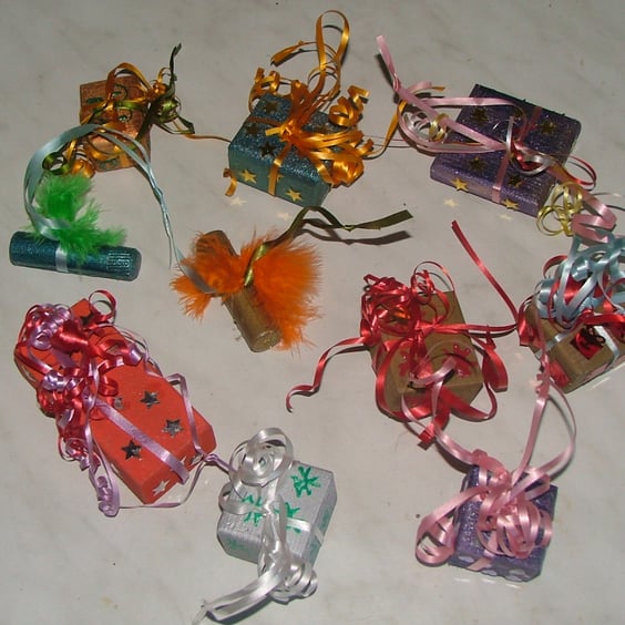 Ten little wooden Christmas presents to hang on your festive Xmas tree 