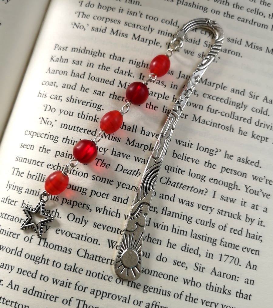 Star bookmark with red glass beads 
