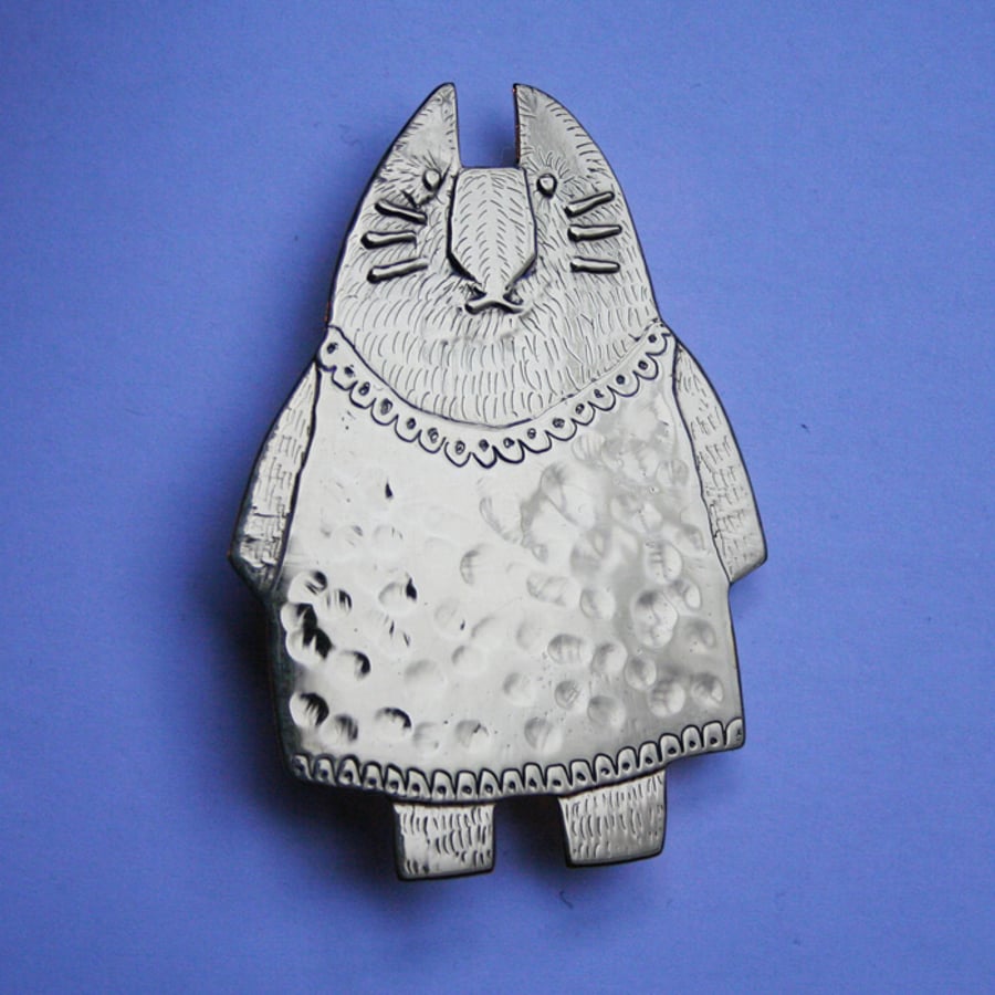 Mrs Cat brooch