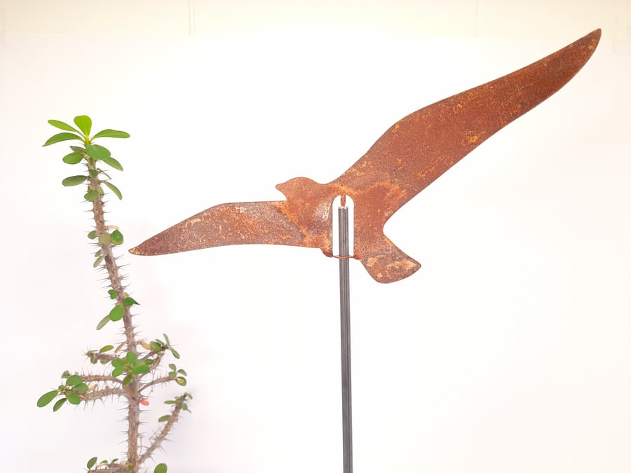 Twirly Whirly Rusty Seagull Bird Garden Sculpture - Rusty