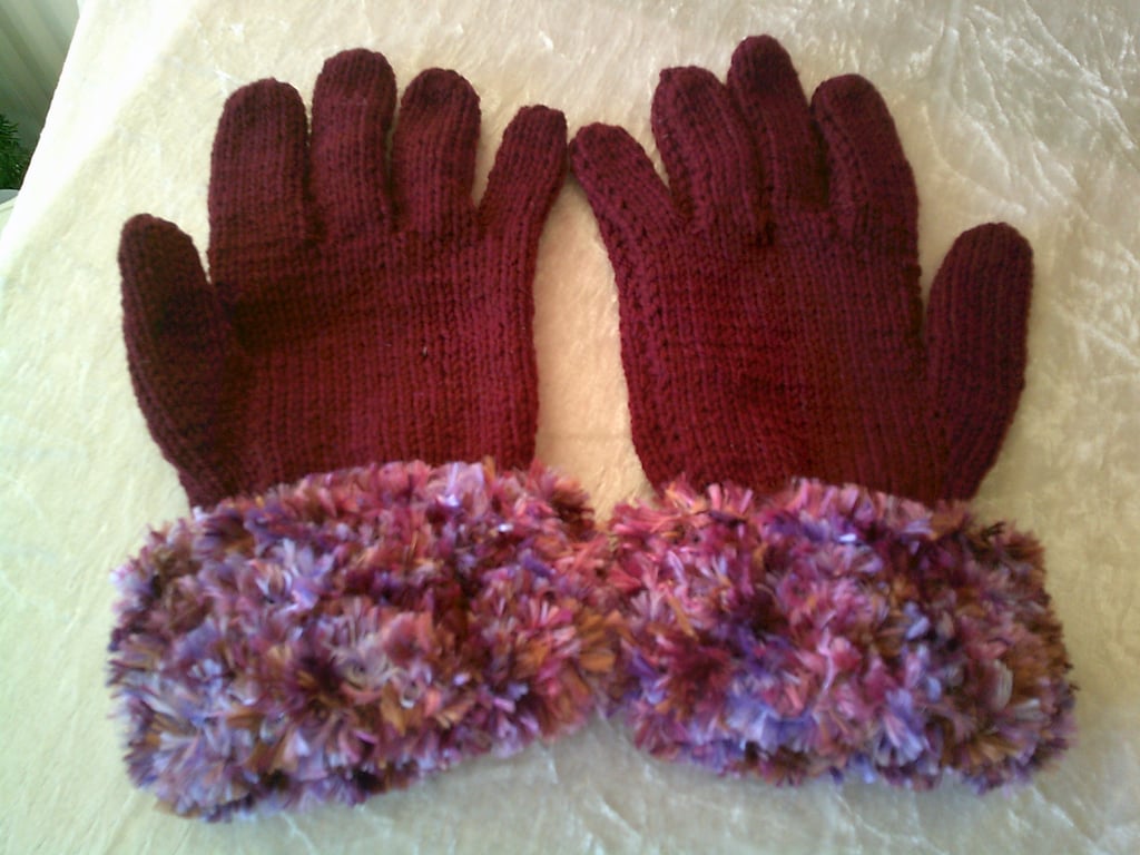 Ladies Burgundy Gloves with Shimmer Cuffs