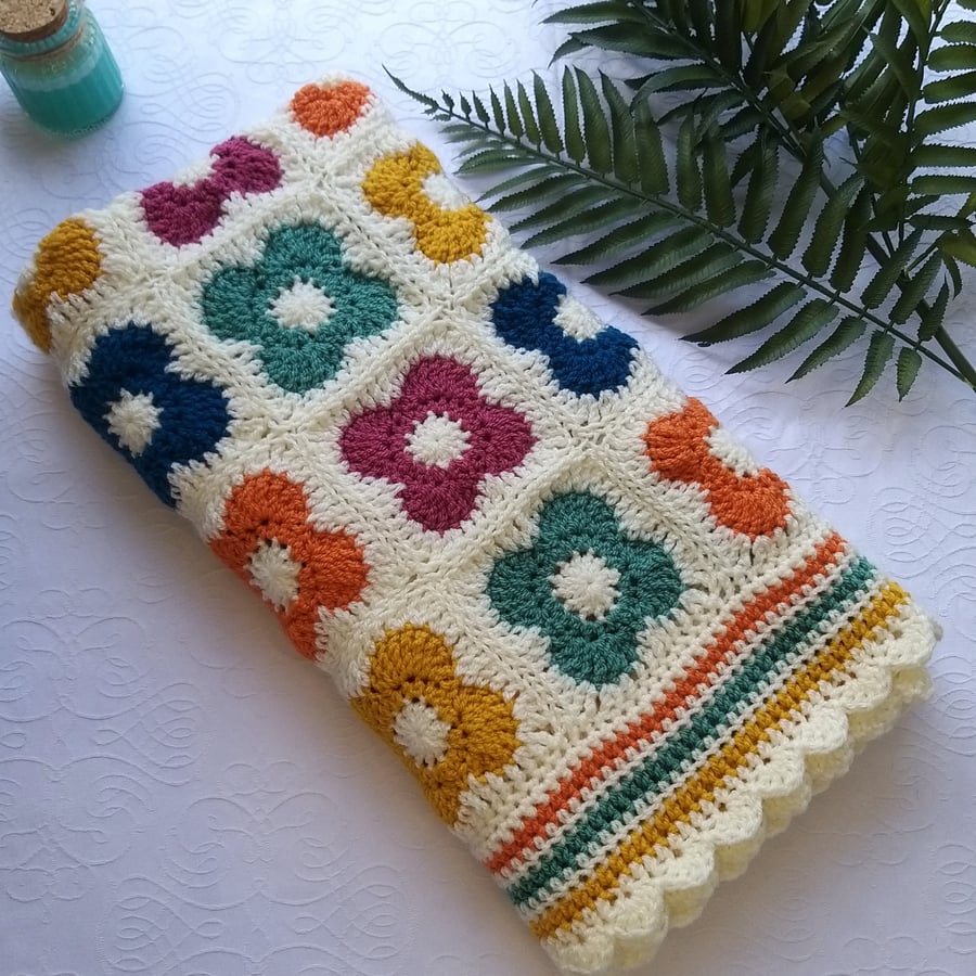 Crochet 'Orla' Flower Power Blanket Throw 