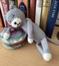 BEAUTIFUL CROCHET CAT IN SOFT GREY & CREAM YARN
