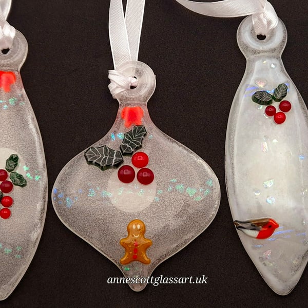 Three Handmade Fused Glass 3D Baubles in Opaline with Robin,Holly,Gingerbreadman