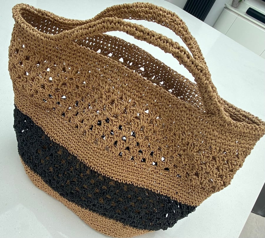 Hand crochet beach bag - raffia crochet 