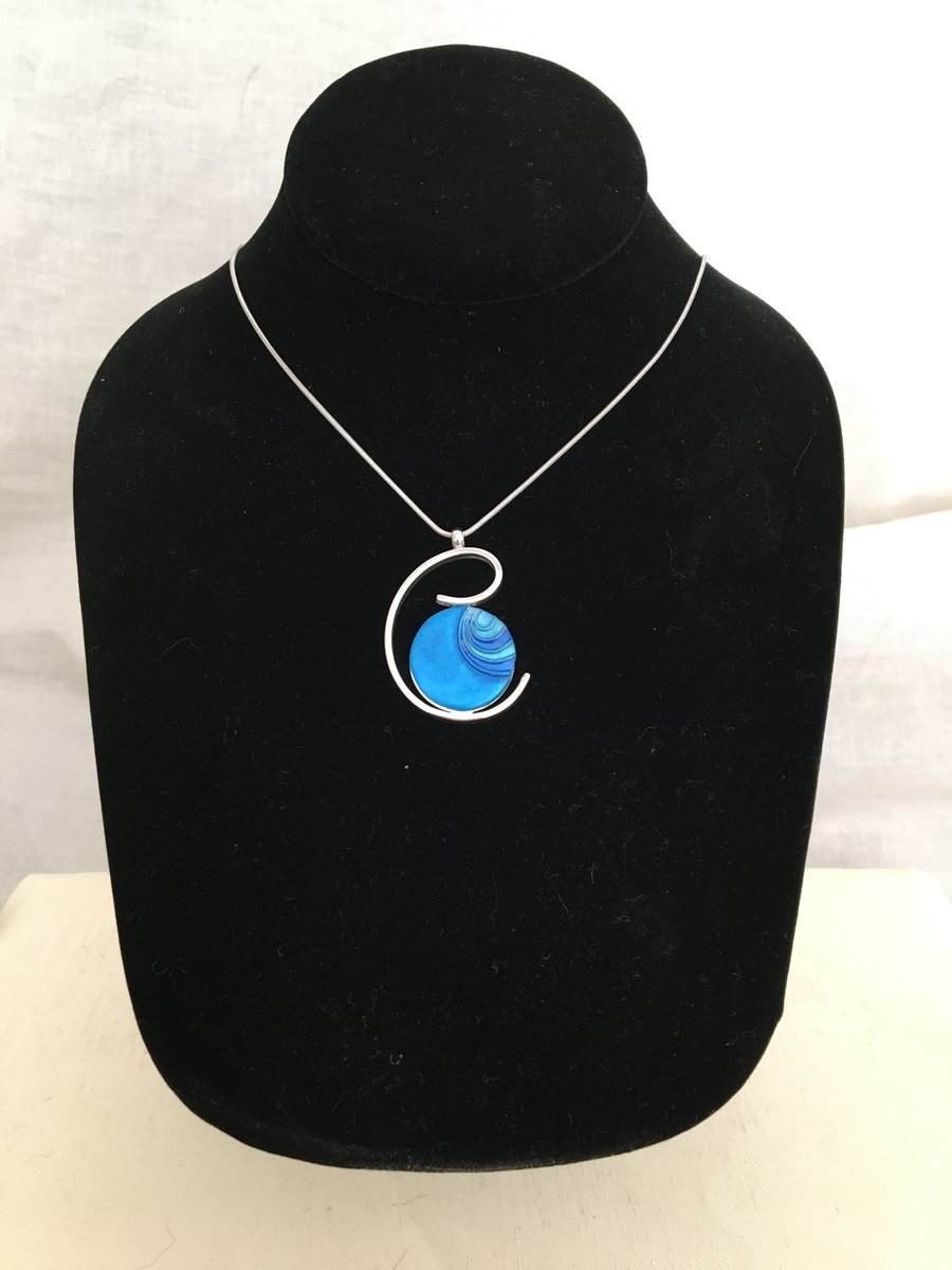 Brilliant Blue Centred Curl Pendant