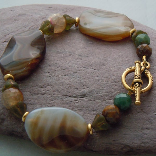 Agate & Czech glass bead bracelet