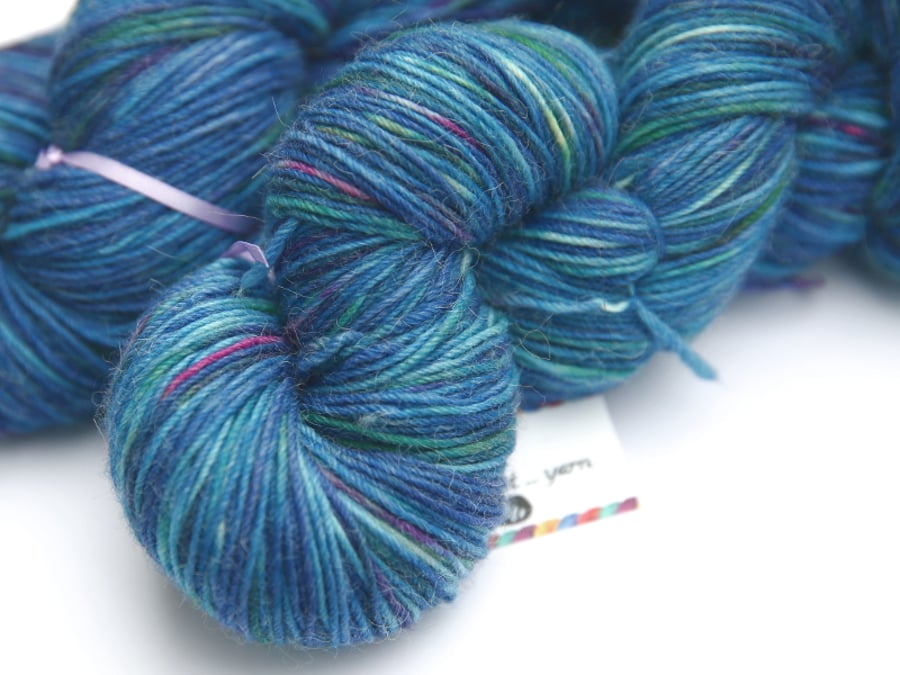 SALE: Lost in a Good Book - Squashy merino-alpaca-nylon yarn
