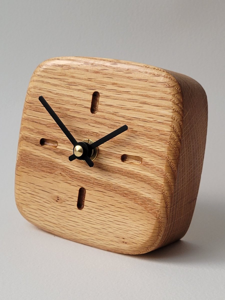 Desk Clock - Oak Dash Indicators Black Hands
