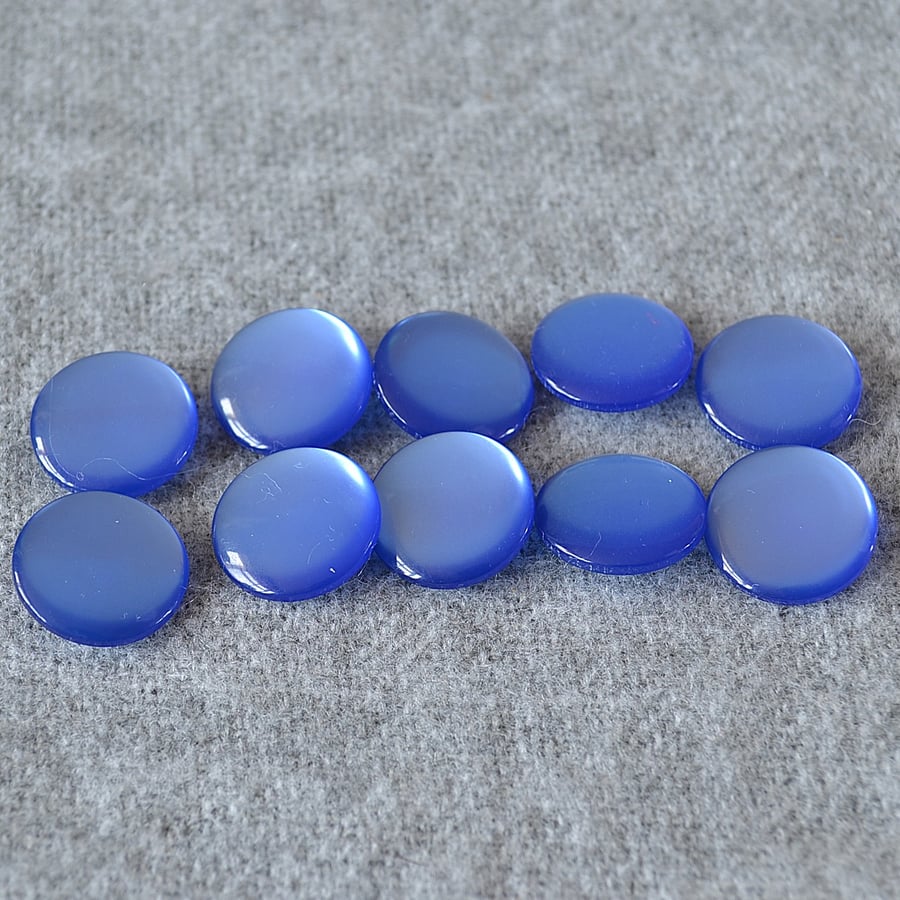 DESTASH: 10 Vintage 20mm Blue Pearlescent Plastic Shank Buttons 