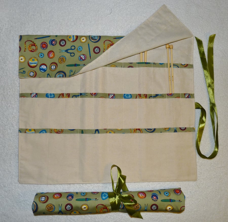 Knitting Needle Roll in Sewing Print  Fabric  with 3 Pairs Bamboo Needles