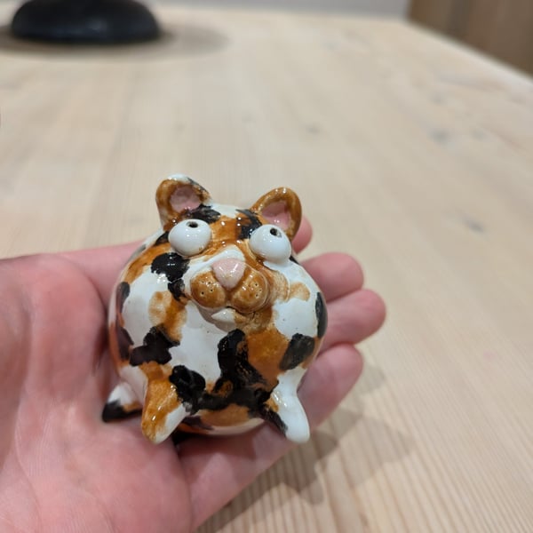 Little ceramic hamster ornament 