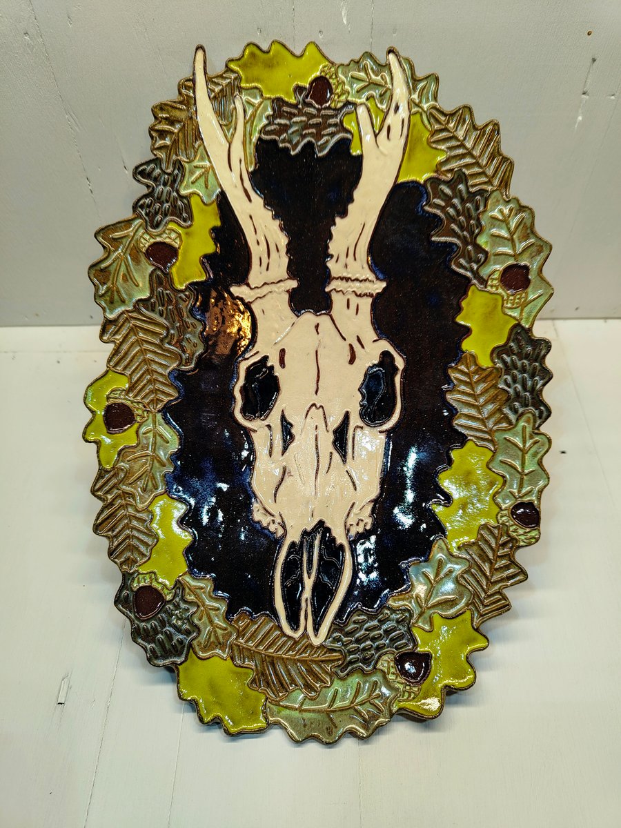 Roe deer skull dish with oak leaf wreath