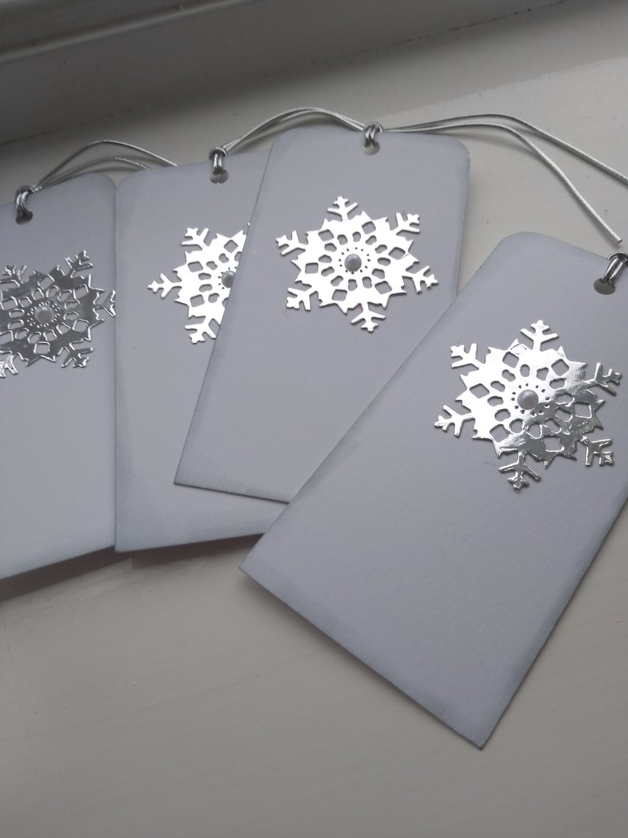 Set of 4 snowflake Christmas gift tags