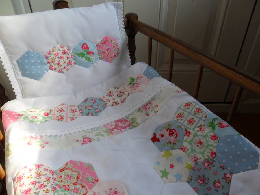 DOLL QUILT