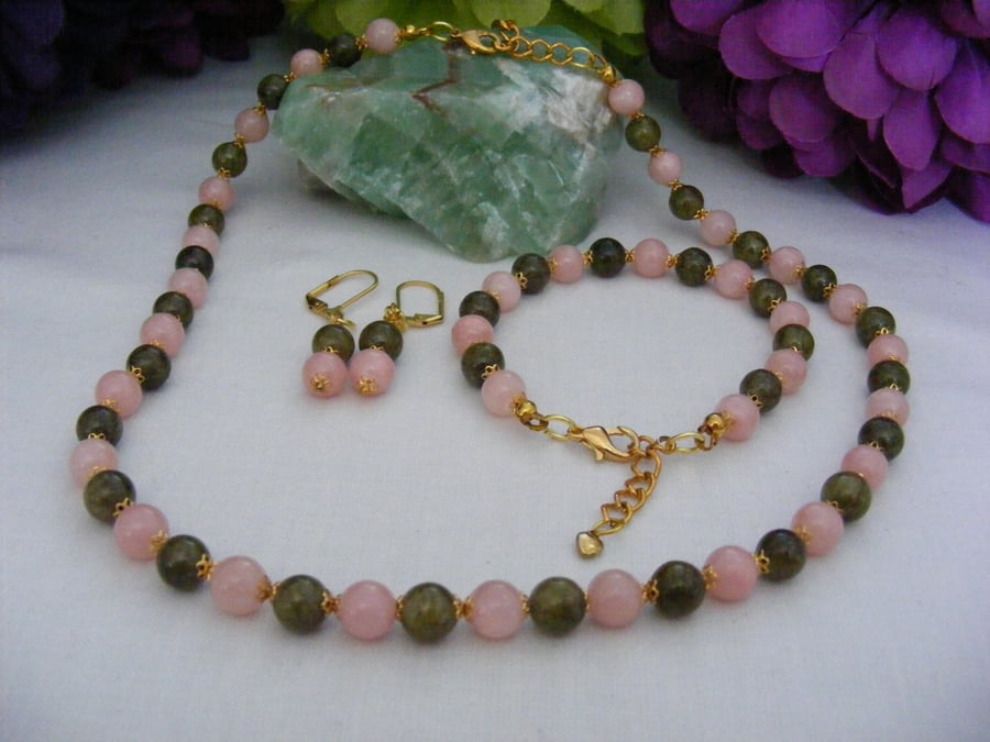 Green and Pale Pink Jade Jewellery Set.