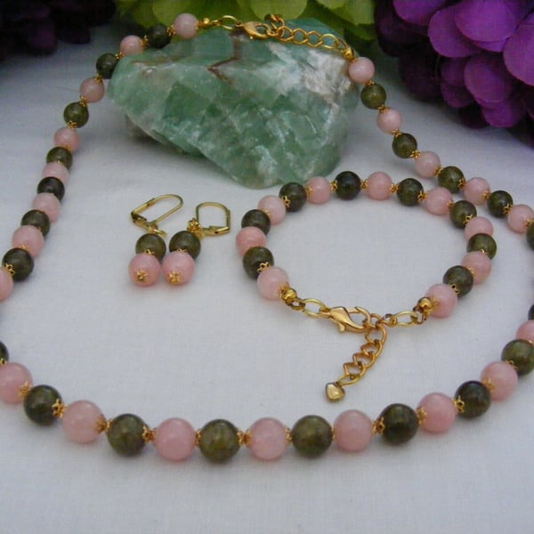 Green and Pale Pink Jade Jewellery Set.