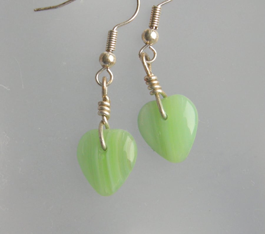 Stunning Green Heart drop earrings