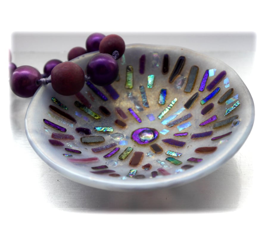 Fused Glass Bowl Round 12.5cm Lavender Dichroic 013