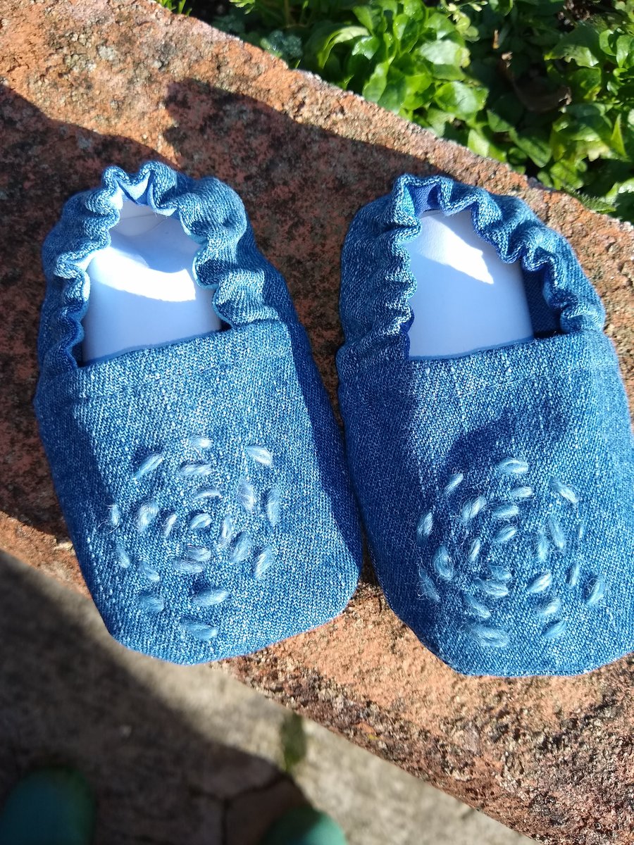 Handmade cotton Prewalker shoes for babies.   UK Size 2 to fit 6-9 months