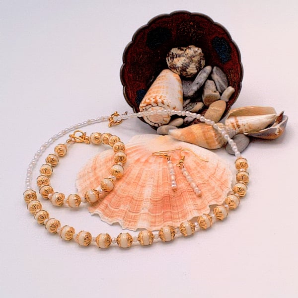 3 Piece Jewellery Set with Ivory Beads, Crystals, Gold Caps and Peanut Beads