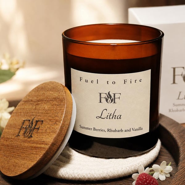 Summer Berries, Rhubarb & Vanilla Scented Candle - Coconut Wax - Gift box