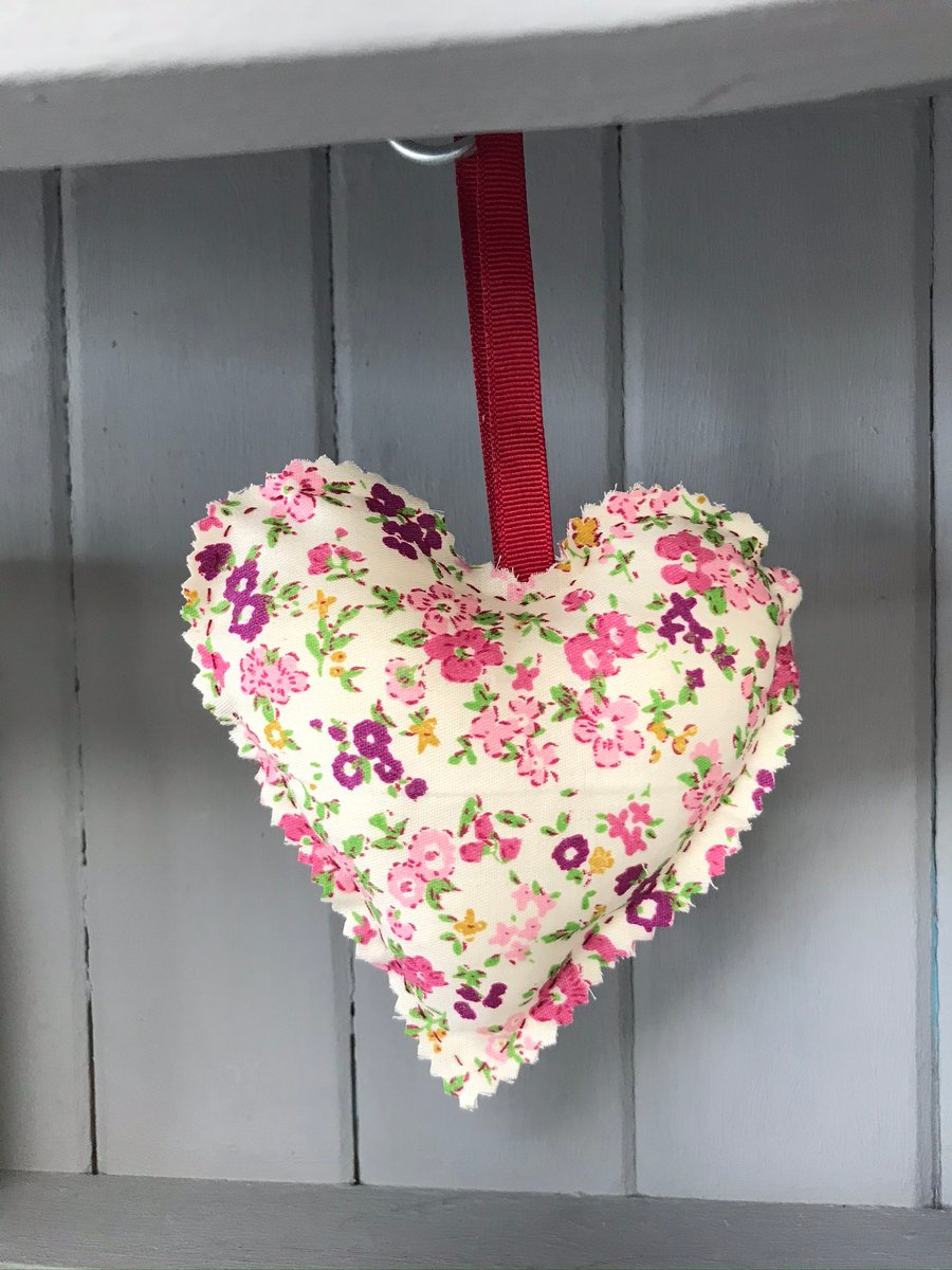 Fabric Heart. (173)