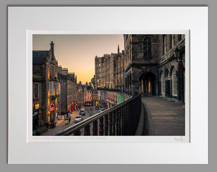 Victoria Terrace & West Bow Edinburgh Scotland - A3 (50x40cm) Unframed Print