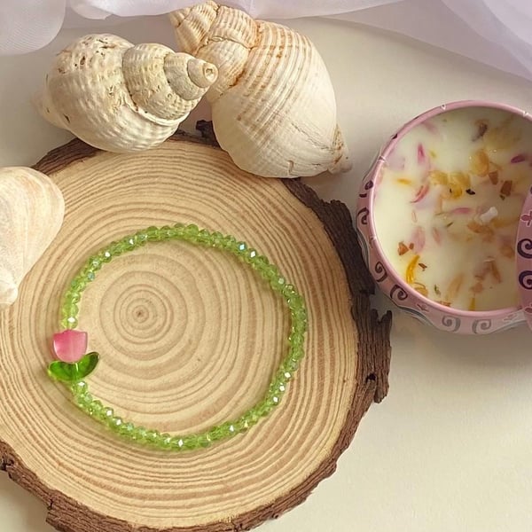 Handmade Green Glass Beaded Bracelet Pink Tulip Charm