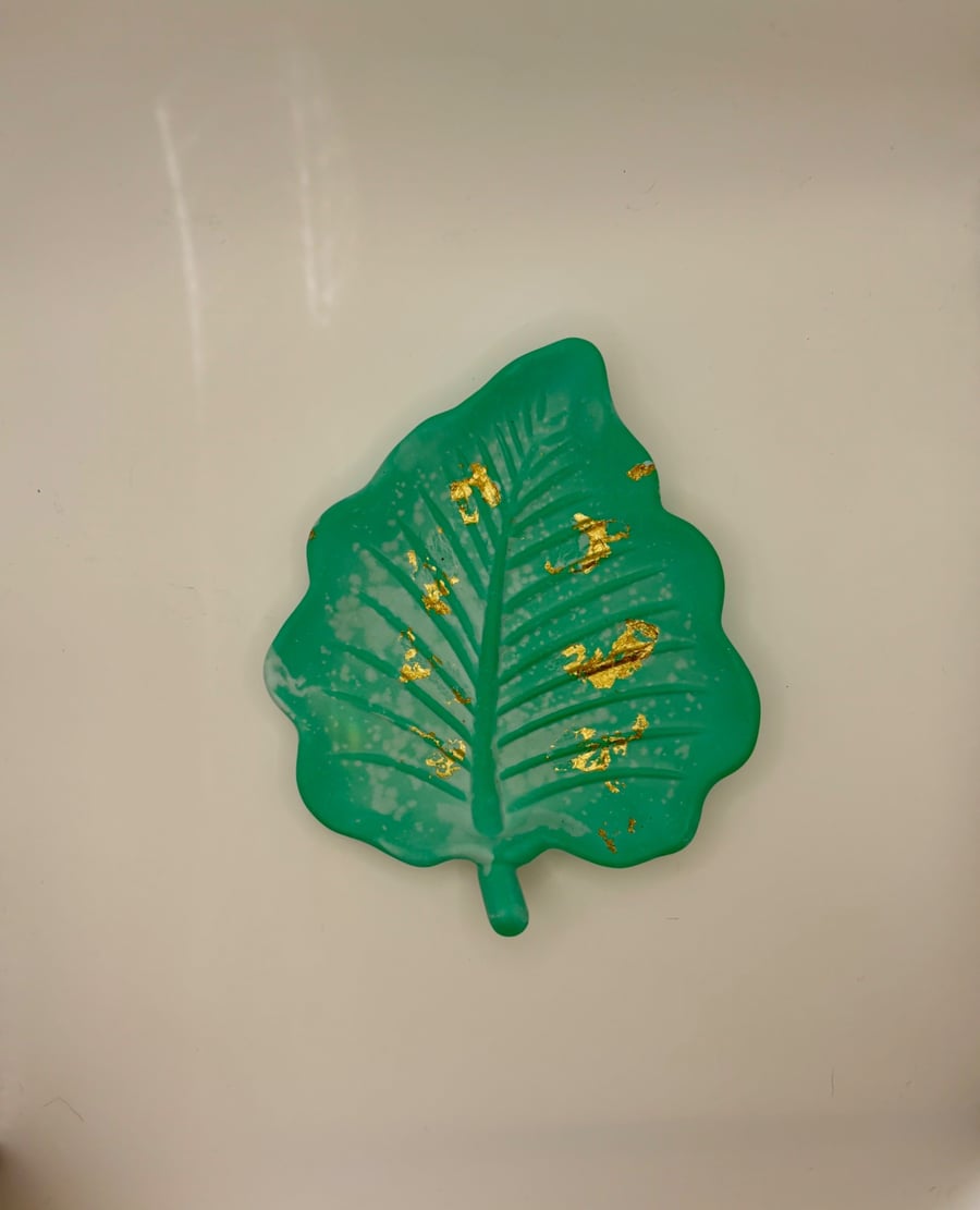 Eco resin leaf shaped trinket tray