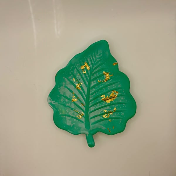 Eco resin leaf shaped trinket tray