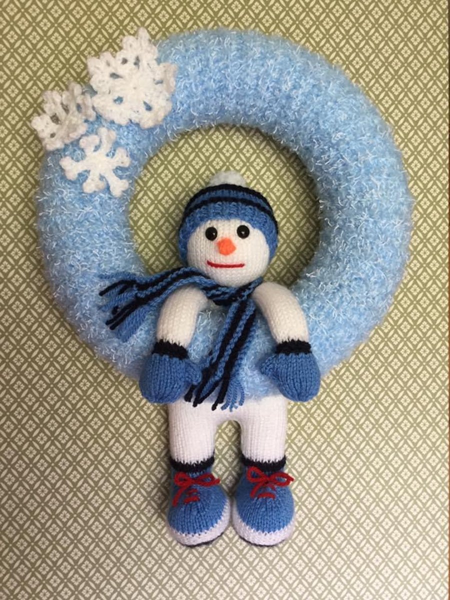 Snowman Christmas Wreath Wall or Door Decoration 