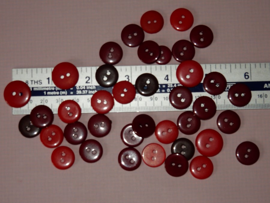 Bumper back of assorted red buttons