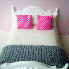 1:12 Scale Pink & Cream Dolls House Bedding Set With Knitted Grey Throw