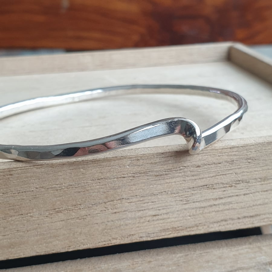 Twisted silver bangle, Wave bracelet, Oval ladies bangle