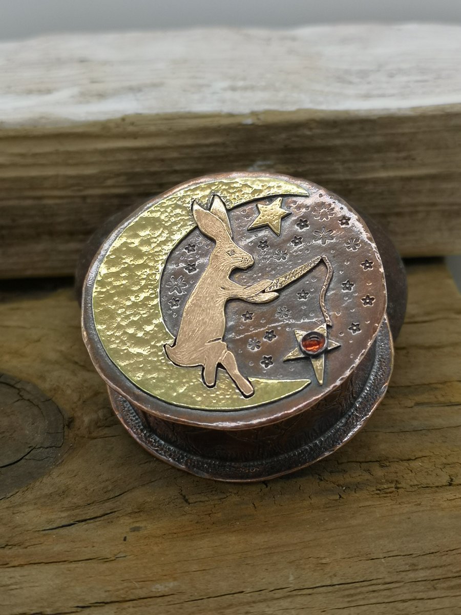 Mixed Metal Hare Box, Fishing for Stars