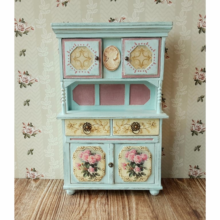 Handmade dollshouse 12th scale dresser