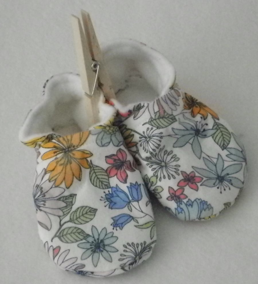 Hippy chic booties 6-12 months.  free worldwide postage