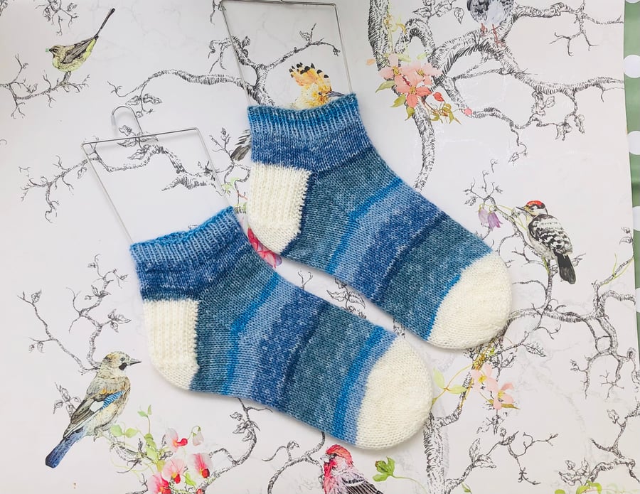 Hand knit bamboo & wool mix blue shortie socks size 4-5