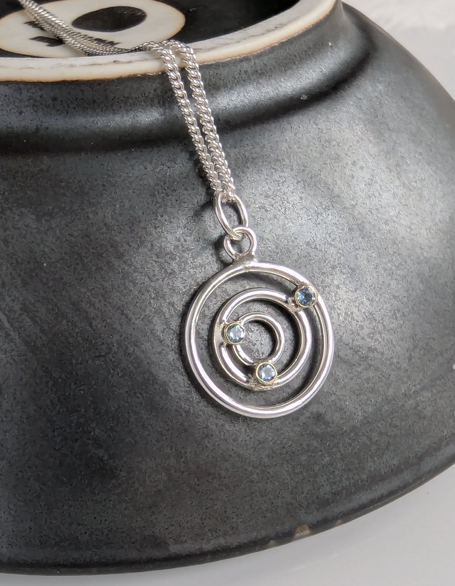 STERLING SILVER & 9 carat Gold Concentric Circle pendant