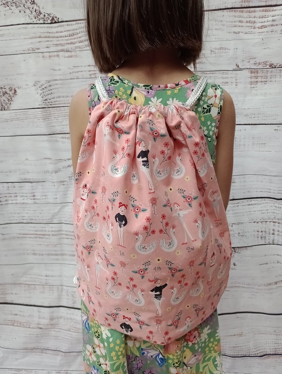 Ballerina drawstring back pack (Salmon coloured)