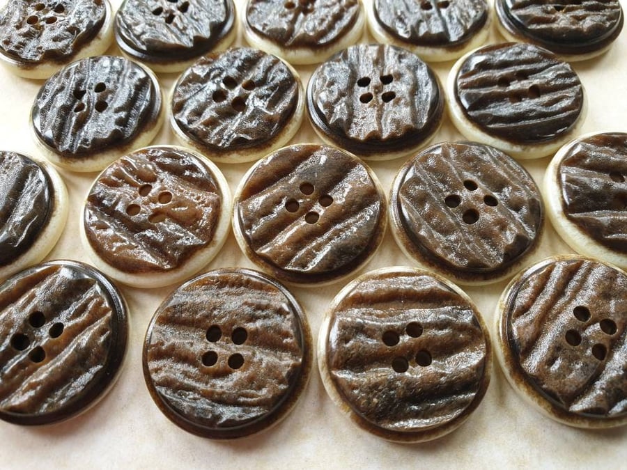 1 & 1 8" 28mm 44L Vintage buttons