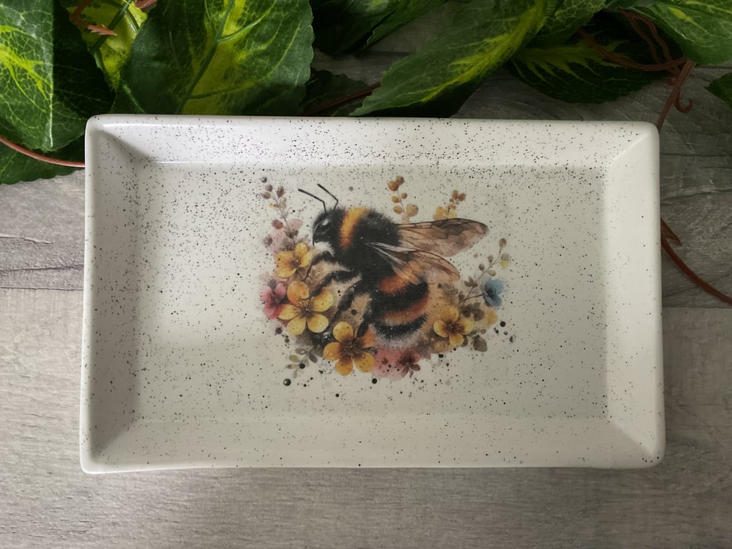 Decorative trinket dish. Bee.