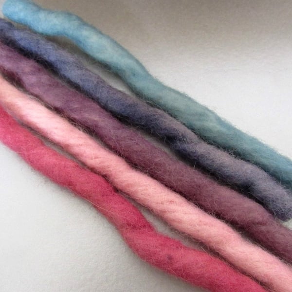 Superthick Lopi Herb Dyed Craft Pack in Purple Pink