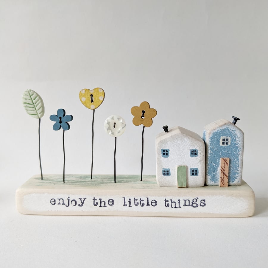 Little Wooden Houses with Clay & Button Garden 'Enjoy the little things'